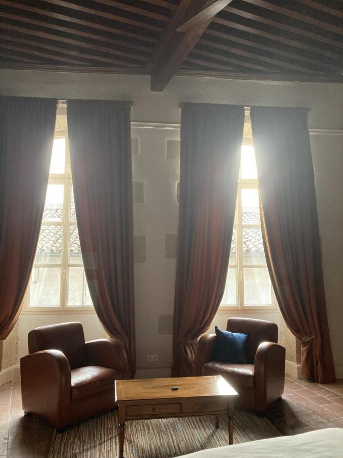 Les Ordalies Hotel Castelnaudary Bagian luar foto