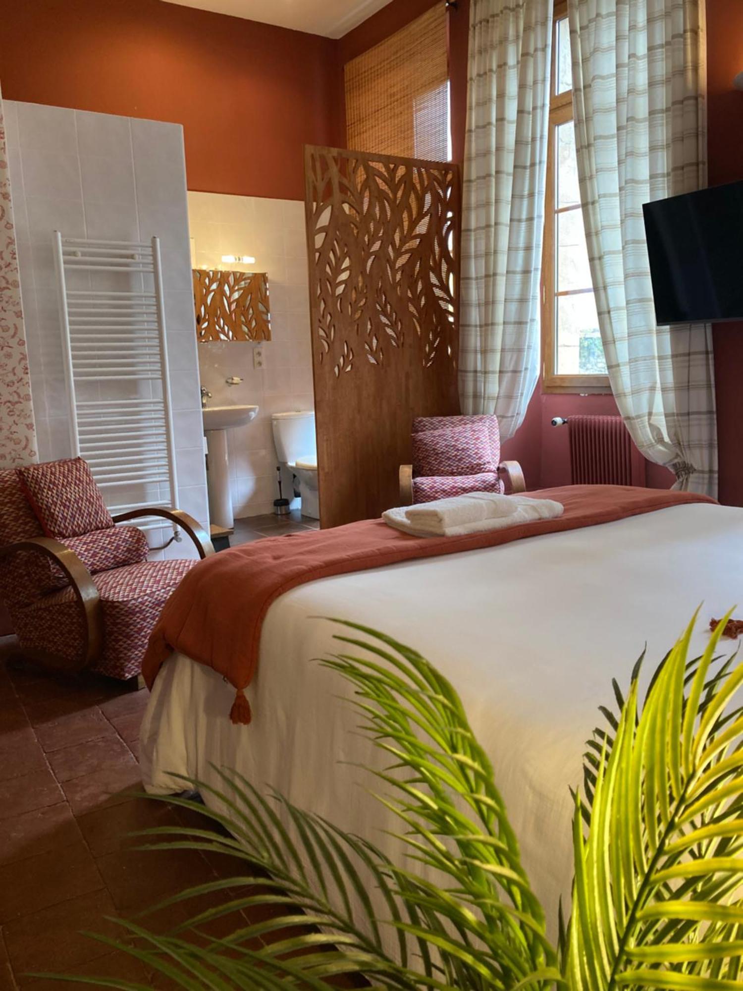 Les Ordalies Hotel Castelnaudary Bagian luar foto