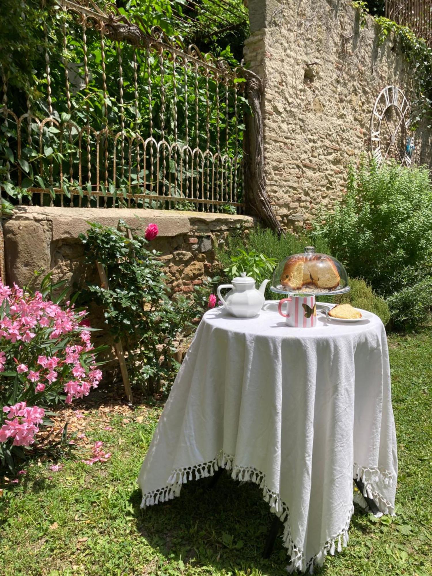 Les Ordalies Hotel Castelnaudary Bagian luar foto